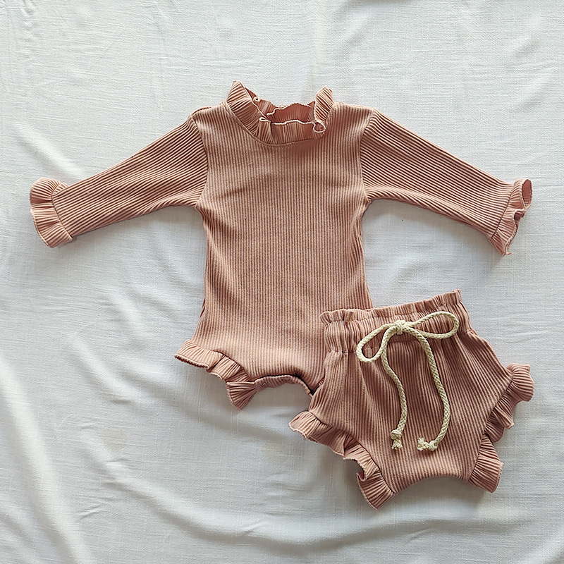 Demi-season bodysuit for early age