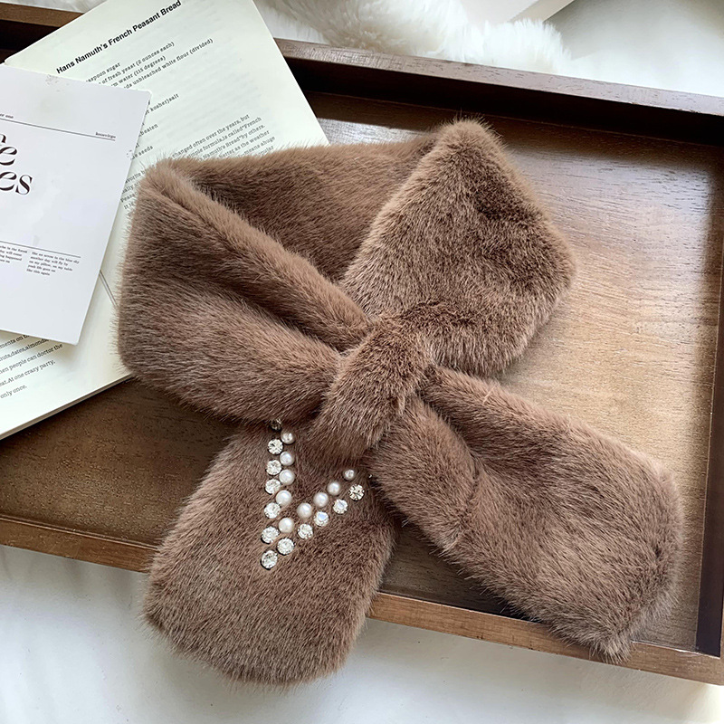 Otoño e invierno bufandas mujeres otoño e invierno 2025 peluche perlas con diamantes multifacé imitación de cabello bonito buñuelo dulce al por mayor