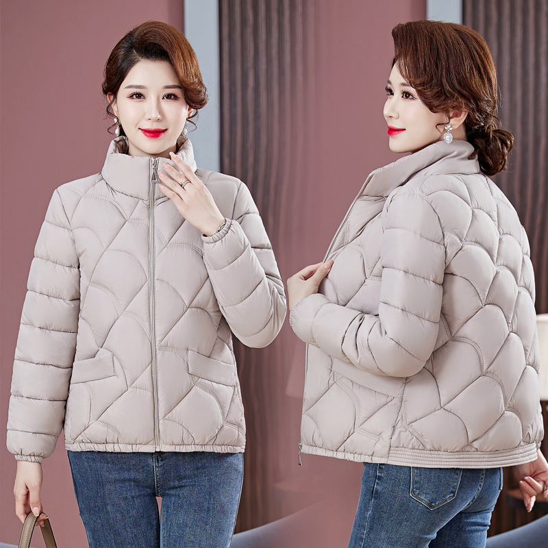 2023 nueva ropa de algodón ligera y delgada de mujeres de mediana edad, ropa de algodón corta, ropa de algodón para madres, chaqueta de algodón, abrigo de invierno image 3