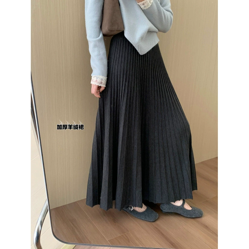 Утолщенная плиссированная трикотажная юбка средней длины с высокой талией для женщин, новая зимняя повседневная юбка-зонтик в корейском стиле 2025 года.