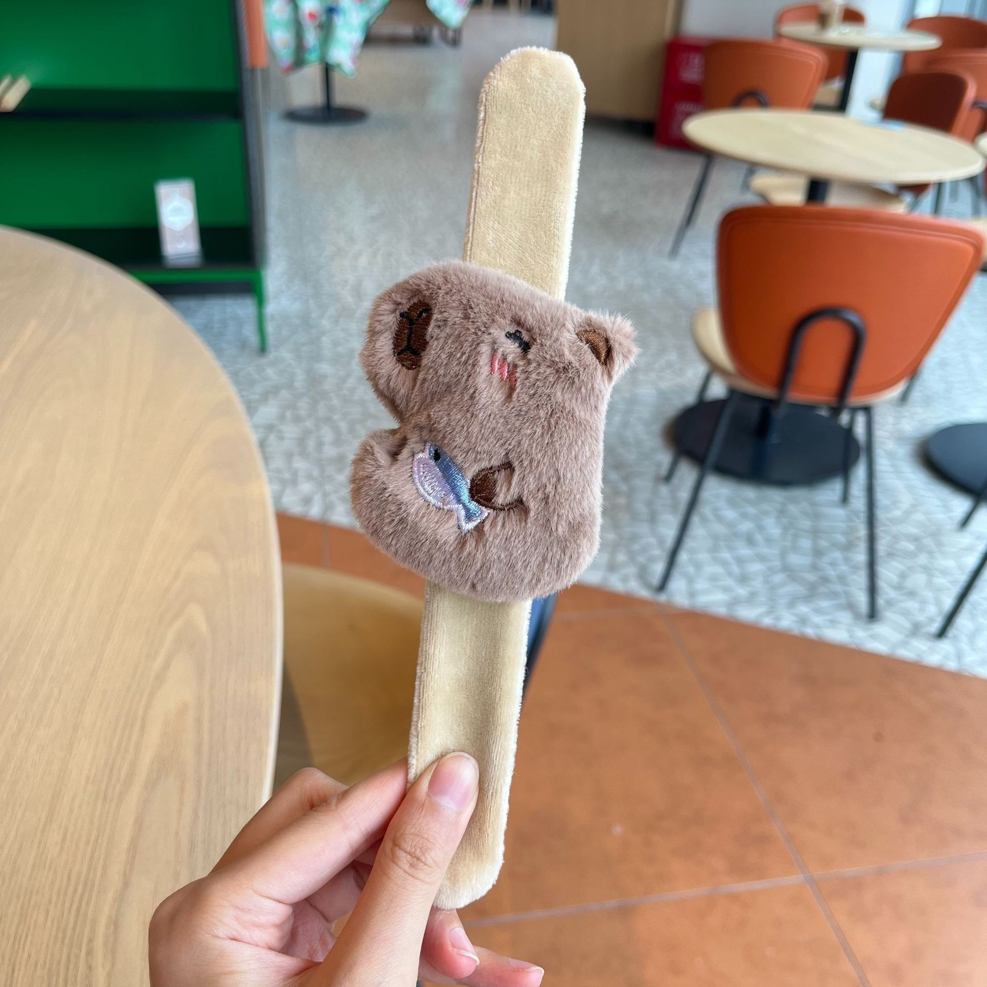 Anillo de felpa de dibujos animados, oso de mantequilla, correa de reloj de boda, pulsera para niños Kapibala, regalo de muñeca creativa