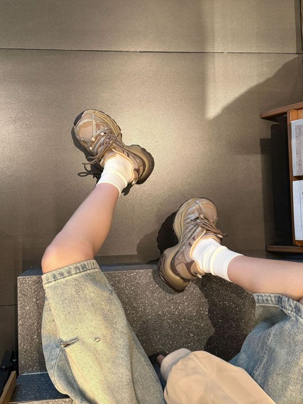 真皮女休闲鞋~透气轻便水钻编织老爹鞋女2025新款增高厚底运动鞋|undefined