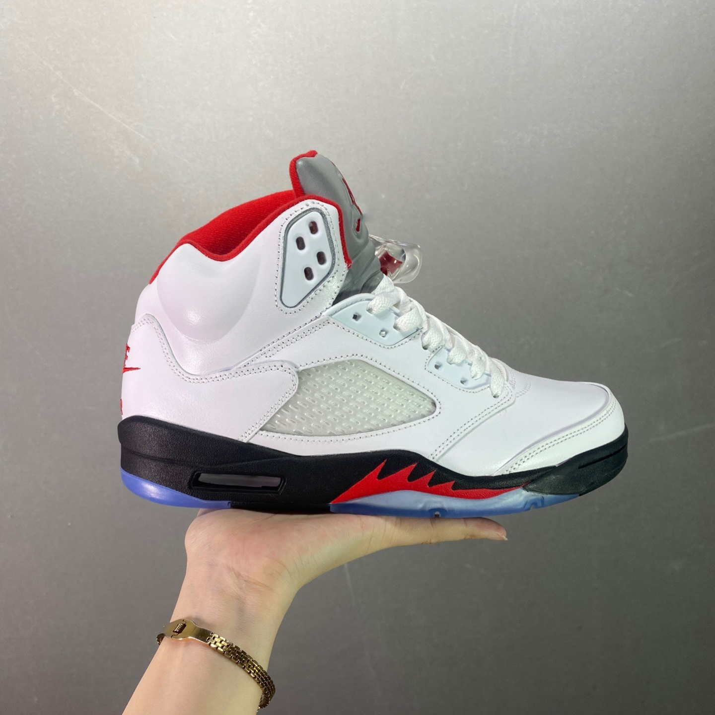 Zapatos de baloncesto de alta calidad AJ5 Jiao Wu Zhixiu Zapatos deportivos de amortiguación de arce verde oliva zapatos casuales de pareja