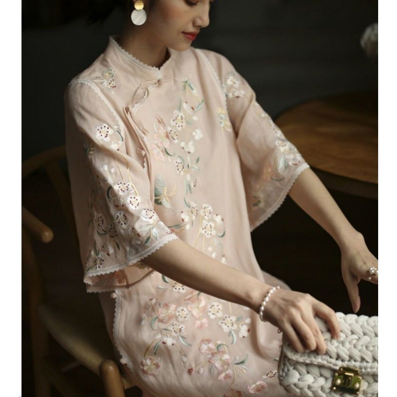 2025夏季改良版宽松重工绣花汉服旗袍系带旗袍扣复古开叉连衣裙女