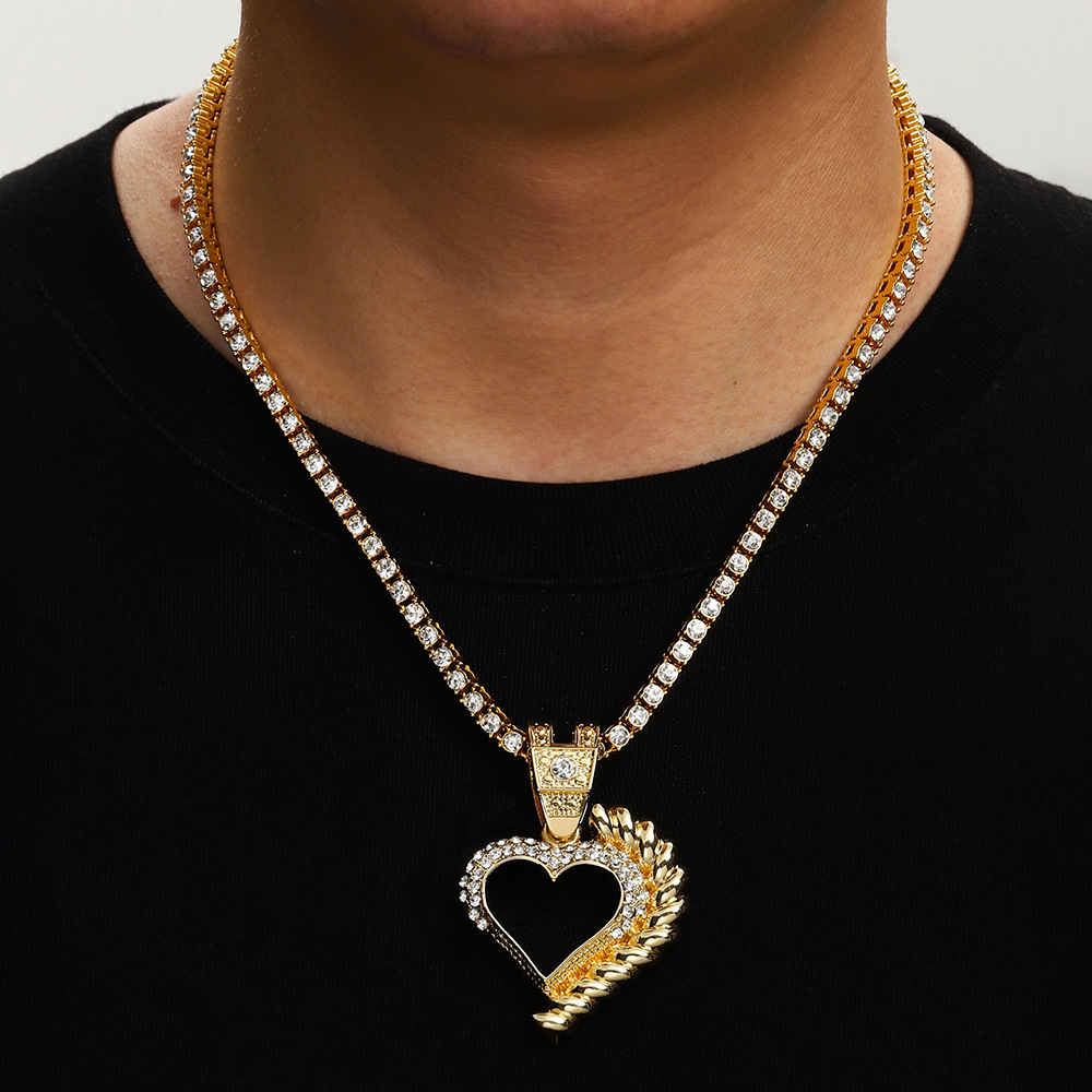 Europa y los Estados Unidos transfronterizos nuevos ligeros de lujo amor lleno colgante de aleación de diamantes cubano collar hip-hop moda fábrica de joyería masculina al por mayor