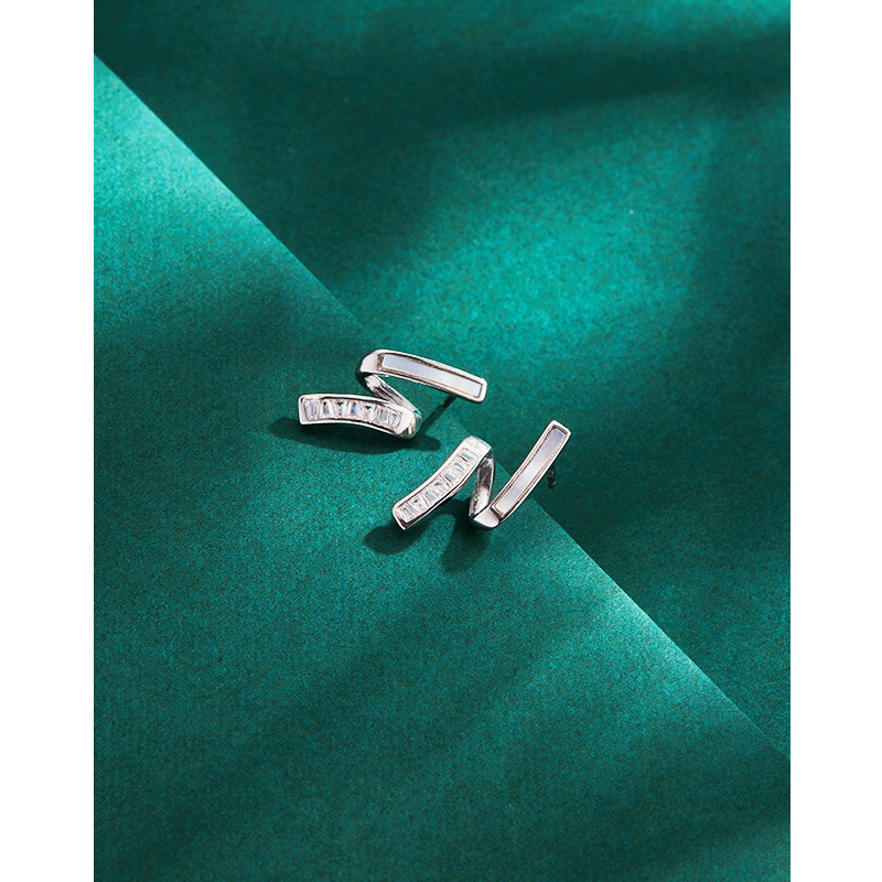 Pendientes de plata esterlina de concha para mujer verano elegante diseño de nicho de plata 925 pendientes geométricos simples pendientes de lujo de alta calidad