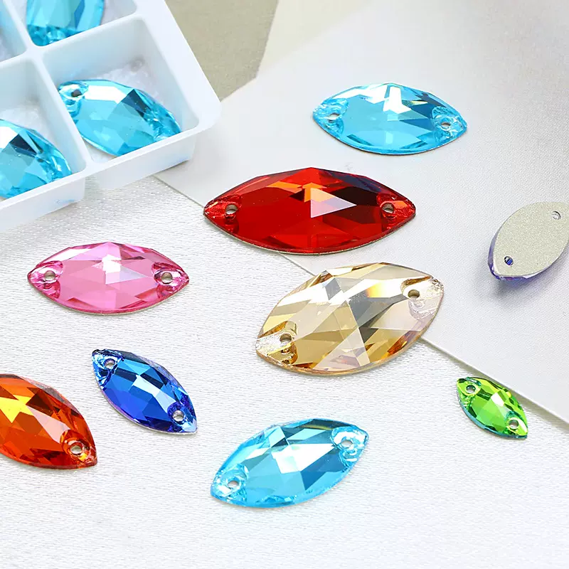 东洲水晶diy手工Ins服装配件马眼双孔彩色配件超闪手缝平底钻