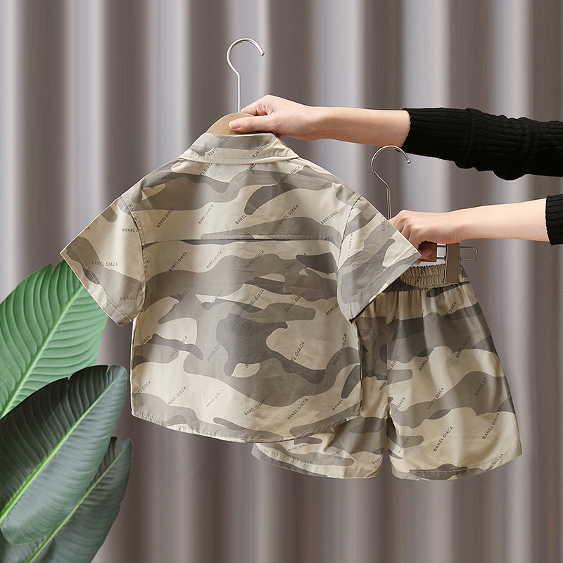 7179 Traje de camuflaje para niños 2025 nueva ropa de verano para niños, camisa de manga corta de moda fresca de verano de dos piezas