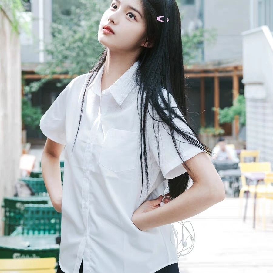 Short-sleeved white shirt for girls, summer school uniform style, basic JK style, fresh, simple, fashionable, versatile and stylish.