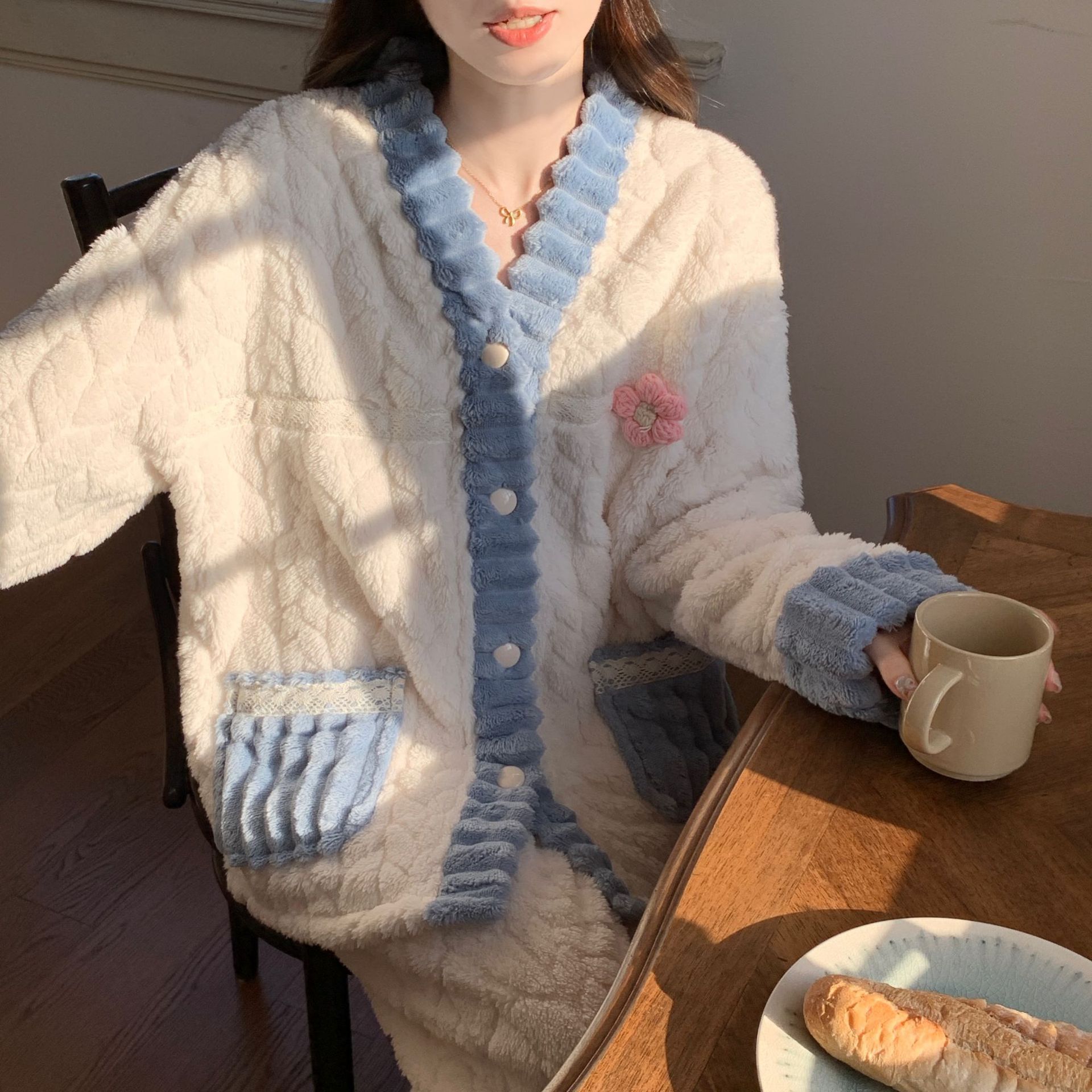 Invierno nuevo coral fleece pijamas para las mujeres de lana forrada engrosada caliente simple dulce niña franela desgaste del hogar traje