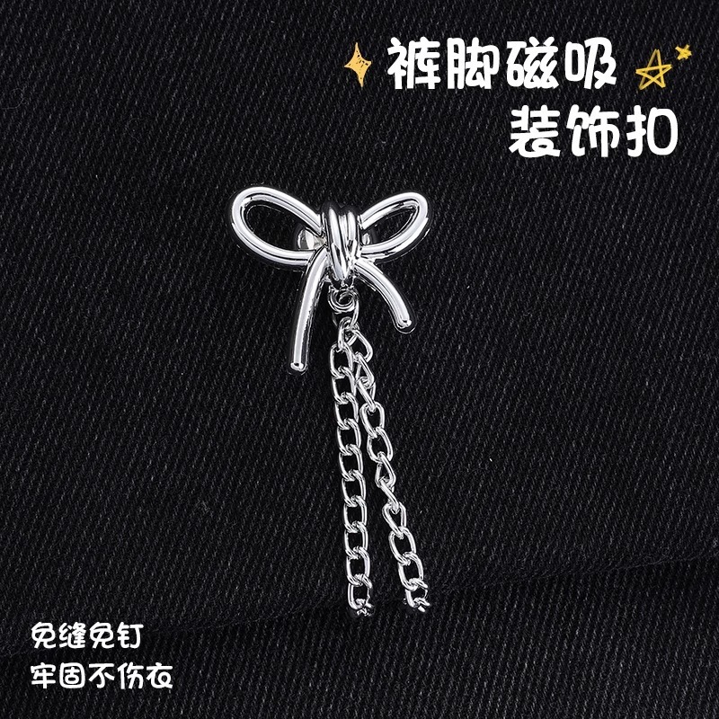 シャツの磁気ボタンの服は端を引っ張って固定します。|undefined