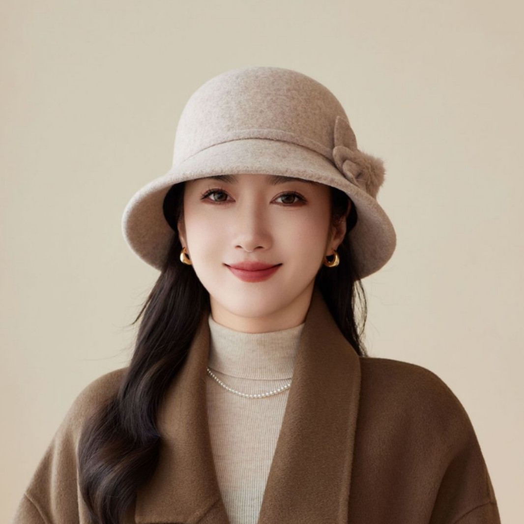 帽子女秋冬新款韩版时尚羊毛呢盆帽百搭优雅毛球花朵中老年妈妈帽