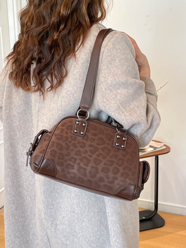 Bolsos de gran capacidad de alta sensación para mujeres 2026 retrógrado leopardo nicho de diseño bolsas de bolos de viaje simple bolsa de tote image 5