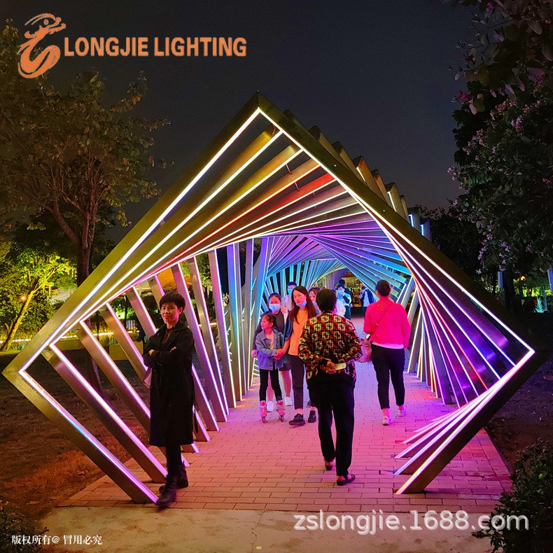 ��4.7�� ��3.5�� �����ȫ��ʱ�������ƾ�����԰�㳡���Ȼ����Χ