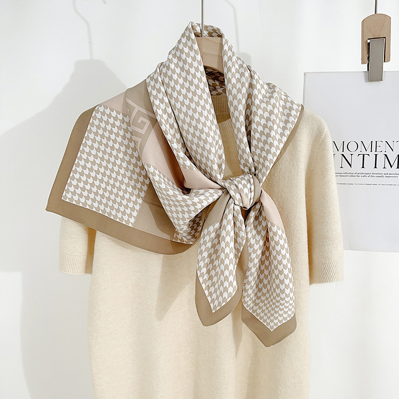 Japón y Corea del Sur dulce flor impresión de moda 90 bufandas de seda cuadrada simulación primavera y verano mujer viaje decoración profesional bufandas de seda