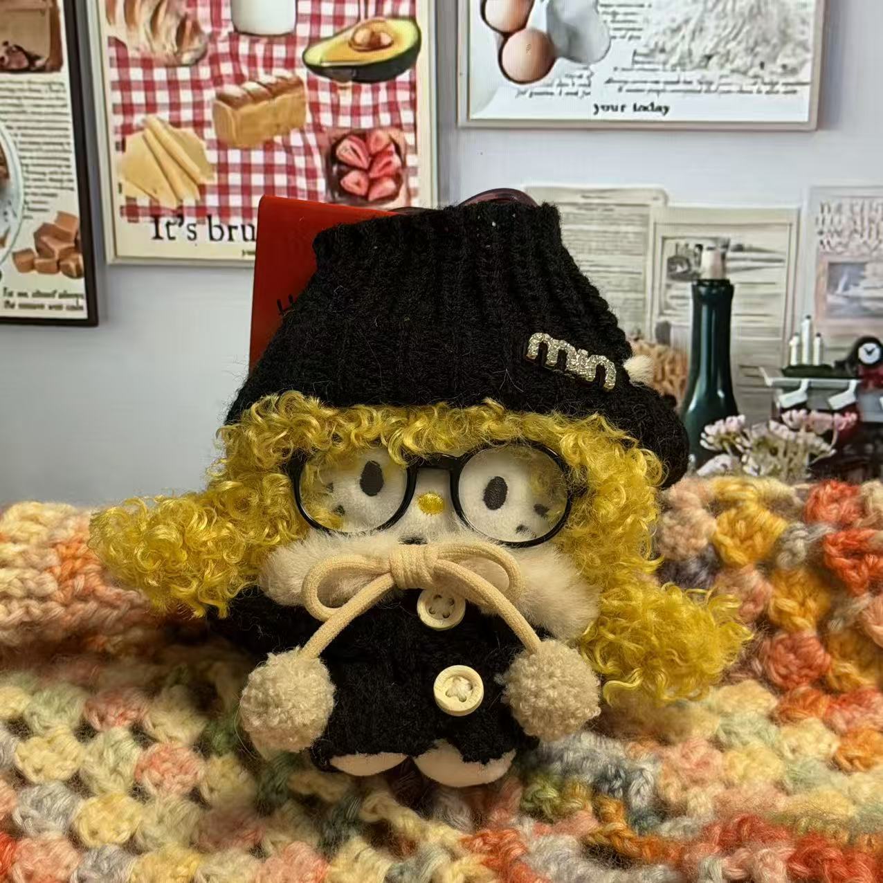 黒麦わら帽子キティ帽子ベビーペンダントラブバックル人形人形かわいいヘップバーンスタイルペンダントキーホルダー