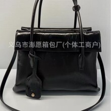 M��Solitaire�͹���ϞƤ�����Ů 2025�¿�������μ�б�����ذ�