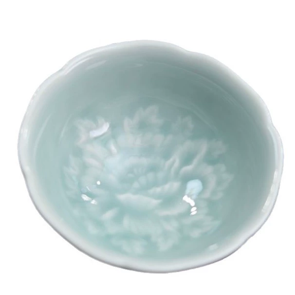 Кунг-фу чайный набор оптом Гуколоновая чаша чайная Ceramics Celadon Bean Green тиснение Пионовая чашка чая