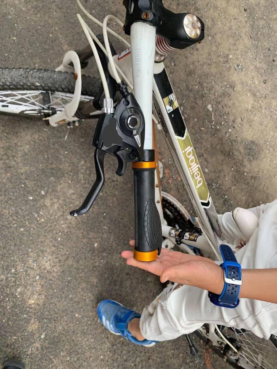 노란색에는 손잡이 2개가 포함되어 있으며 가격은 한 쌍입니다.