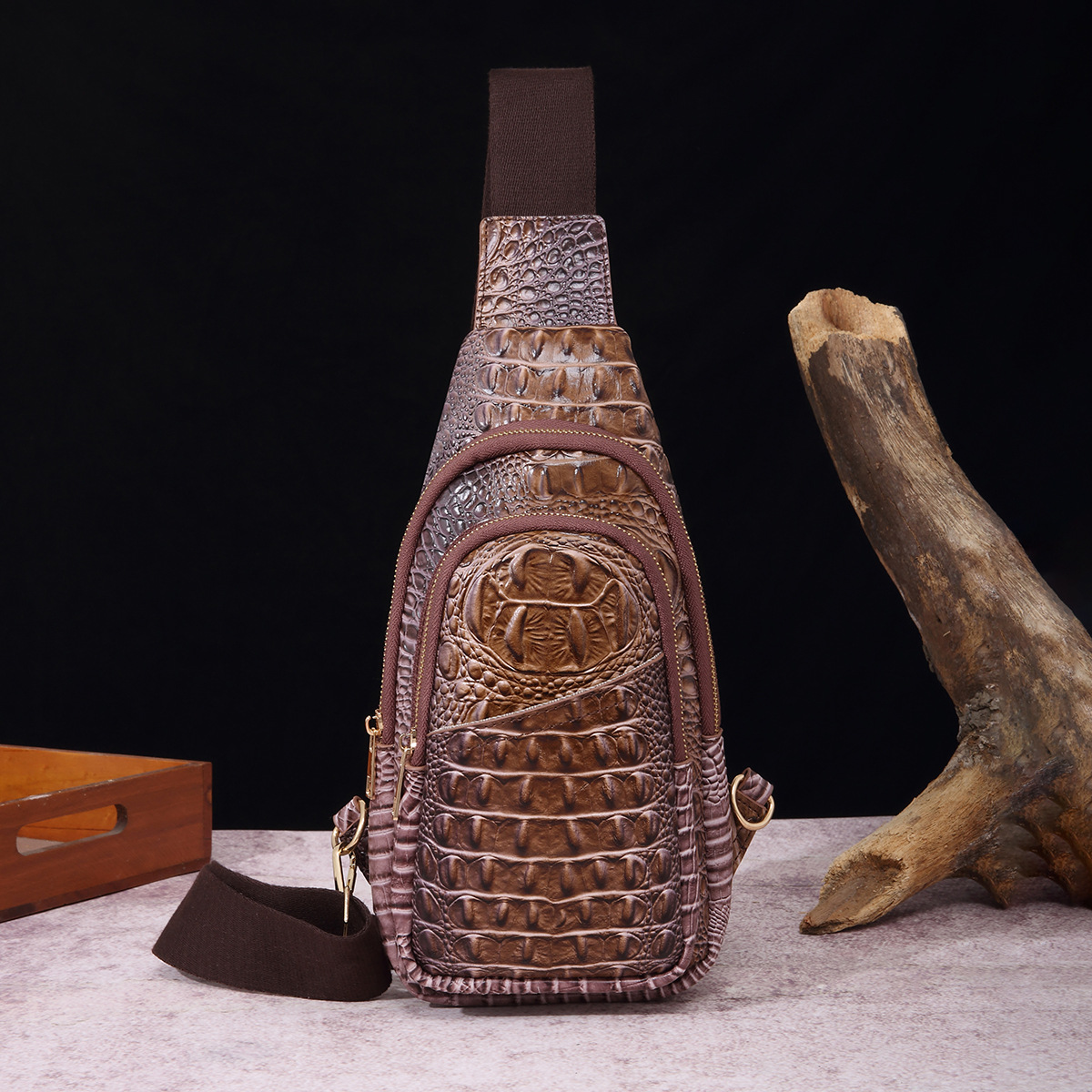 Retro Women's Chest Bag With Crocodile Pattern And Wide Strap_voghion.com