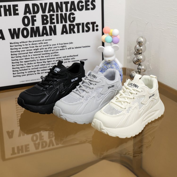 Trendy White Sneakers 2024 Summer New Breathable Soft Sole Running High-End Dad Shoes For Women_vogvips.com