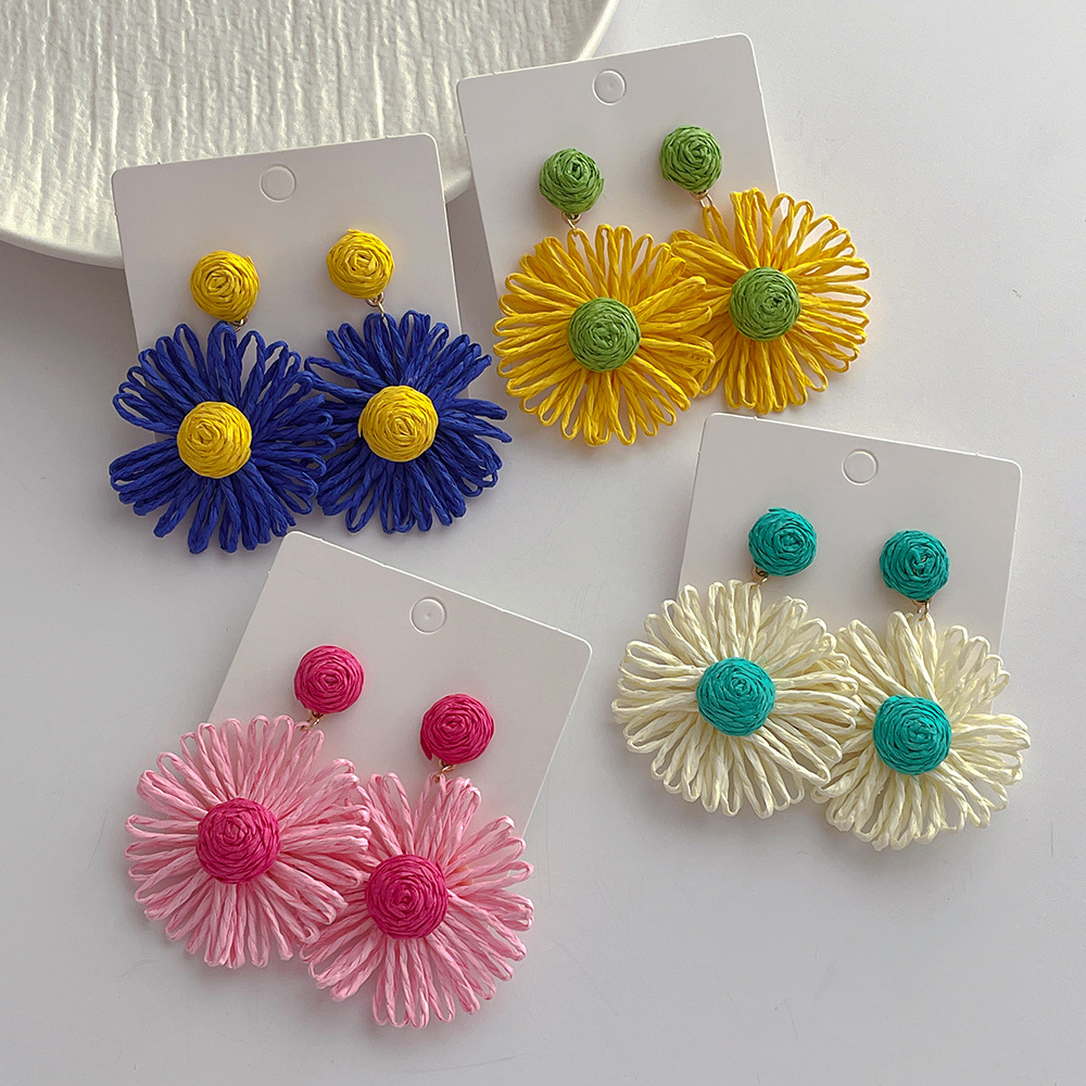 1 Pair Vacation Sweet Flower Handmade Raffia Drop Earrings display picture 2