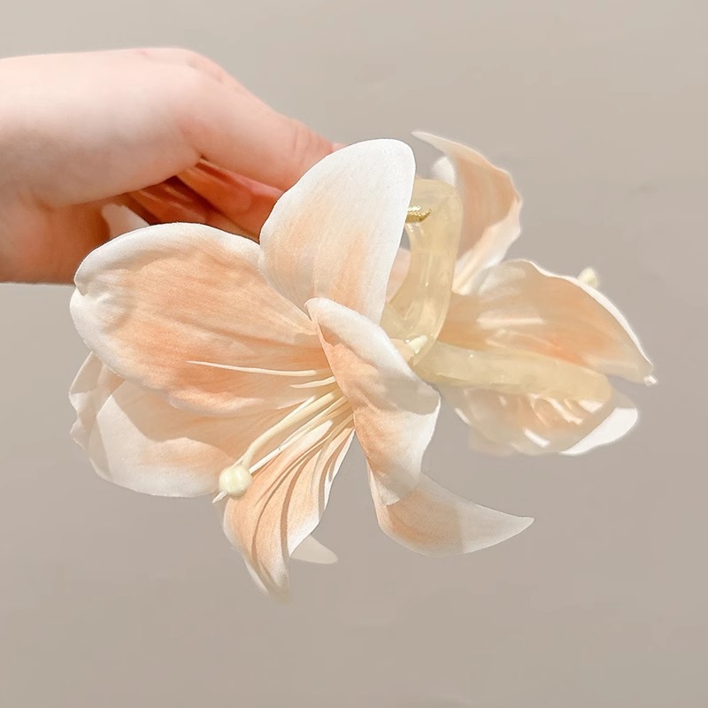 Fresco nicho clip para el cabello femenino super hermoso estereoscópico lirio clip de agarre de flores son un lado suave y dulce clip de pescado