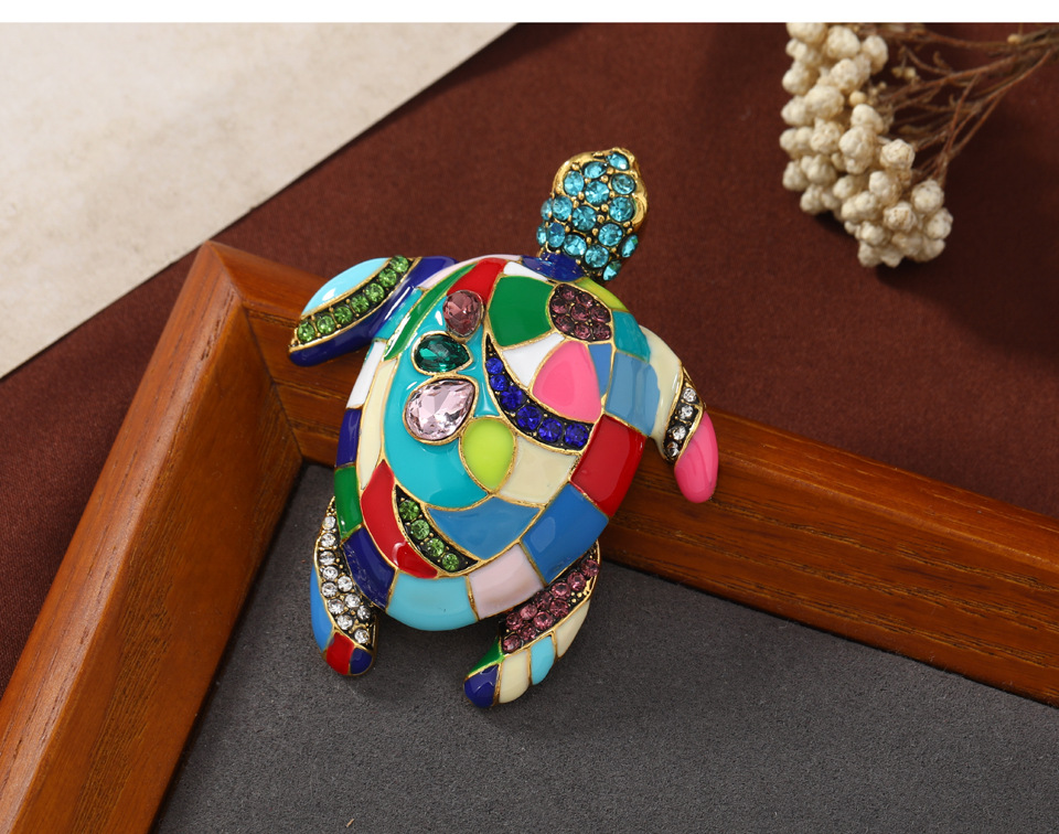 Enamel, Inlay Design Casual, Retro Style Casual Retro Pin Tortoise Alloy Enamel Inlay Rhinestones Unisex Brooches