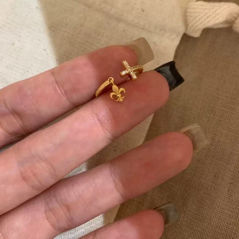 Gold Brushed Camellia Cross Ring 2025 New French Romantic Niche Design Ring Jewelry Wholesale Gold Brushed Camellia Cross Ring 2025 New French Romantic Niche Design Ring Jewelry Wholesale