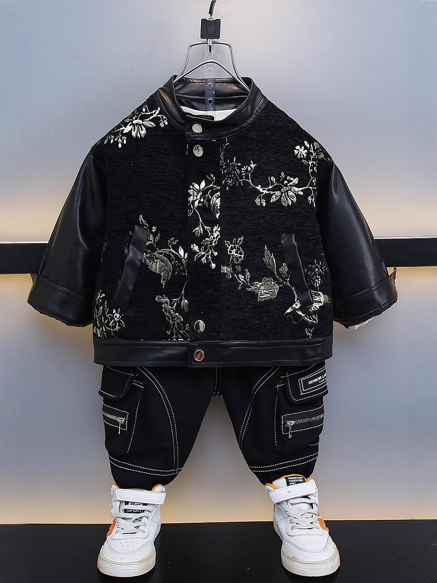 7696 niños más chaqueta de cuero de terciopelo chaqueta de costura otoño e invierno marea 2025 nueva chaqueta de cuero PU de cuello alto de estilo chino para niños