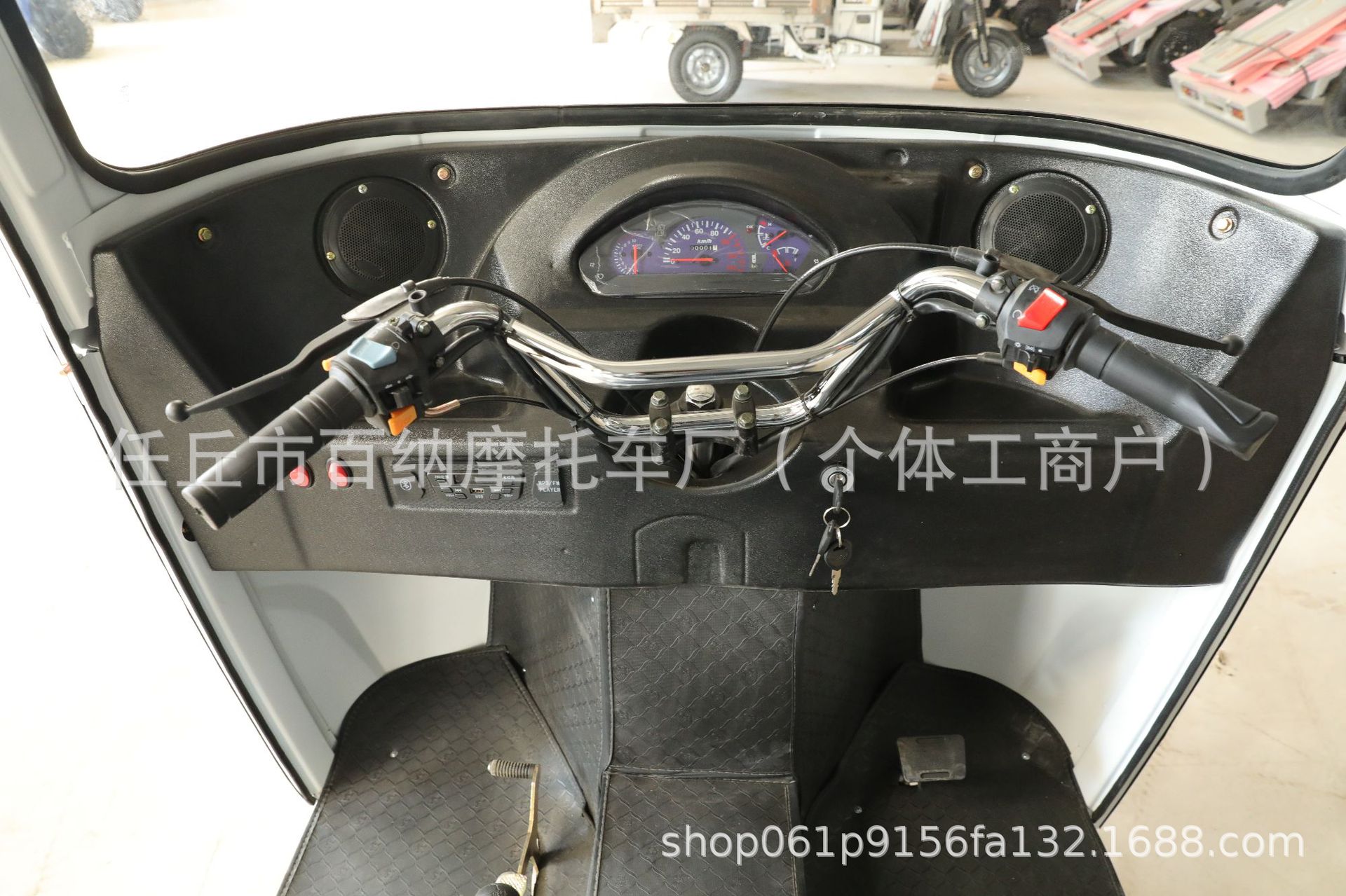 Africa's best-selling fuel-electric tutu tricycle, three-wheeled motorcycle, tuktuk, three-row and double-row TVS Bajaj