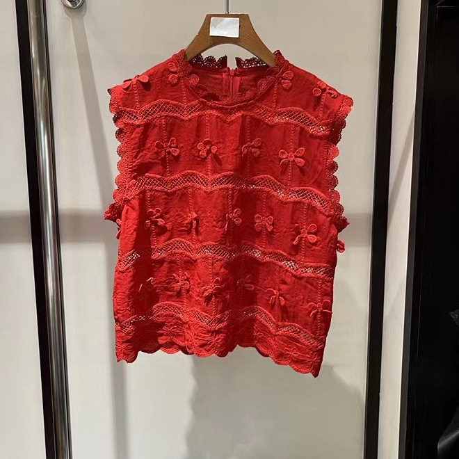 In-Stock 2025 Summer New Style Three-Dimensional Embroidered Floral Top with Hollow-Out Design, Fashionable Casual Red Sleeveless Shirt