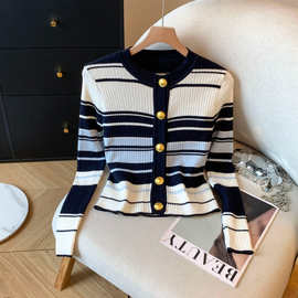 K4H实拍早秋小众设计感通勤坑条撞色条纹修身针织开衫长袖+吊带套