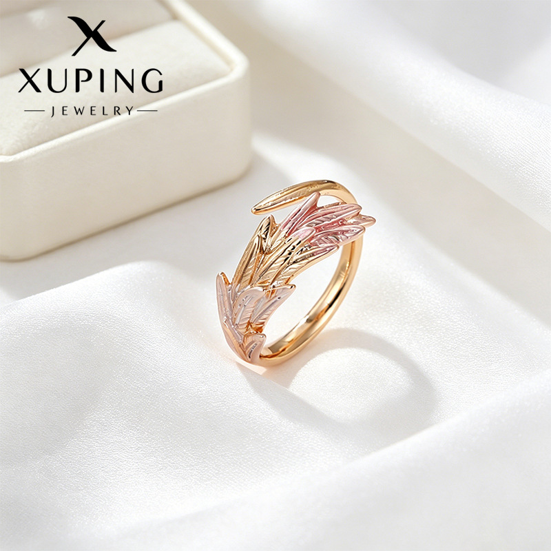 Xuping estilo simple retro tricolor pluma abierto anillo nicho de alta sensación anillo de aleación de cobre al por mayor mujer