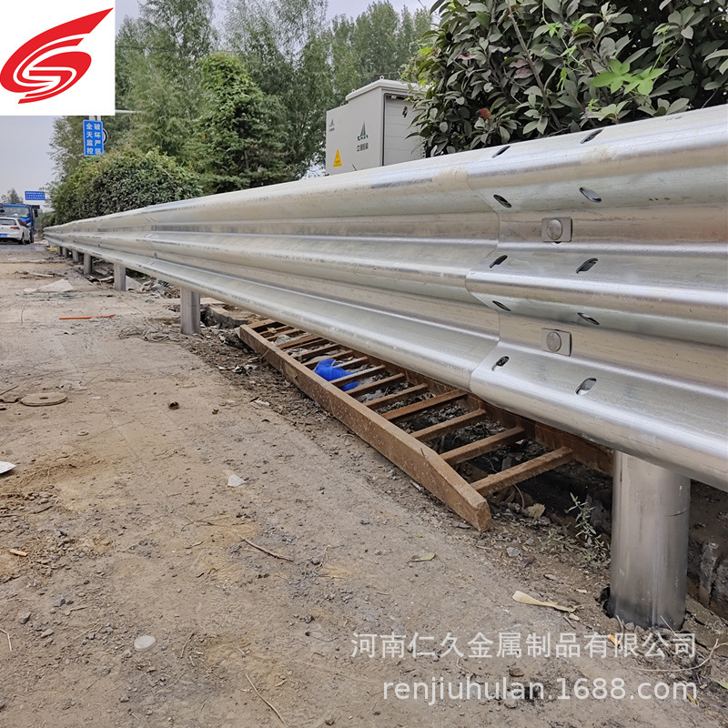 国道省道波形护栏板高速中央隔离带防撞护栏三波公路W钢板安装