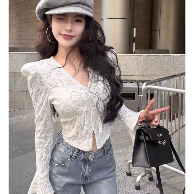 Autumn and Winter Sexy Pure Lust Style Deep V Neck Lace Bottoming Shirt Fashionable and Chic Waist Slimming Look Short Top for Women Ins