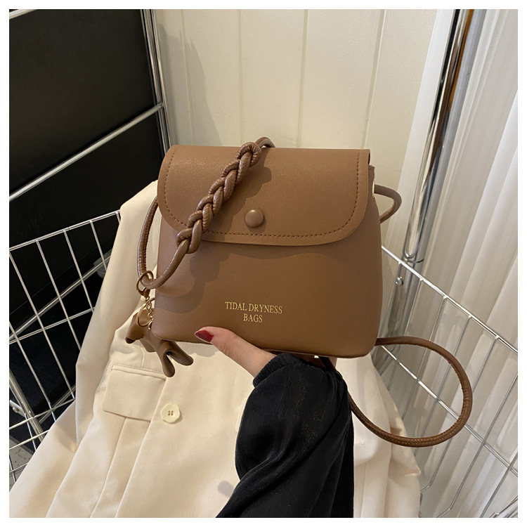 다크 다크 브라운