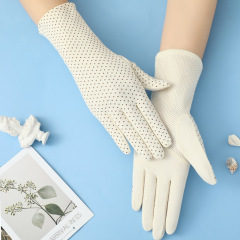 夏季短款冰絲防曬手套蕾絲透氣硅膠觸屏防滑女士戶外開車騎行手套