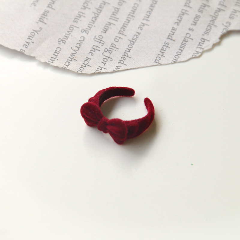 Pequeño Libro Rojo Klein azul terciopelo lazo oso anillo abierto DIY blanco anillo de felpa material al por mayor