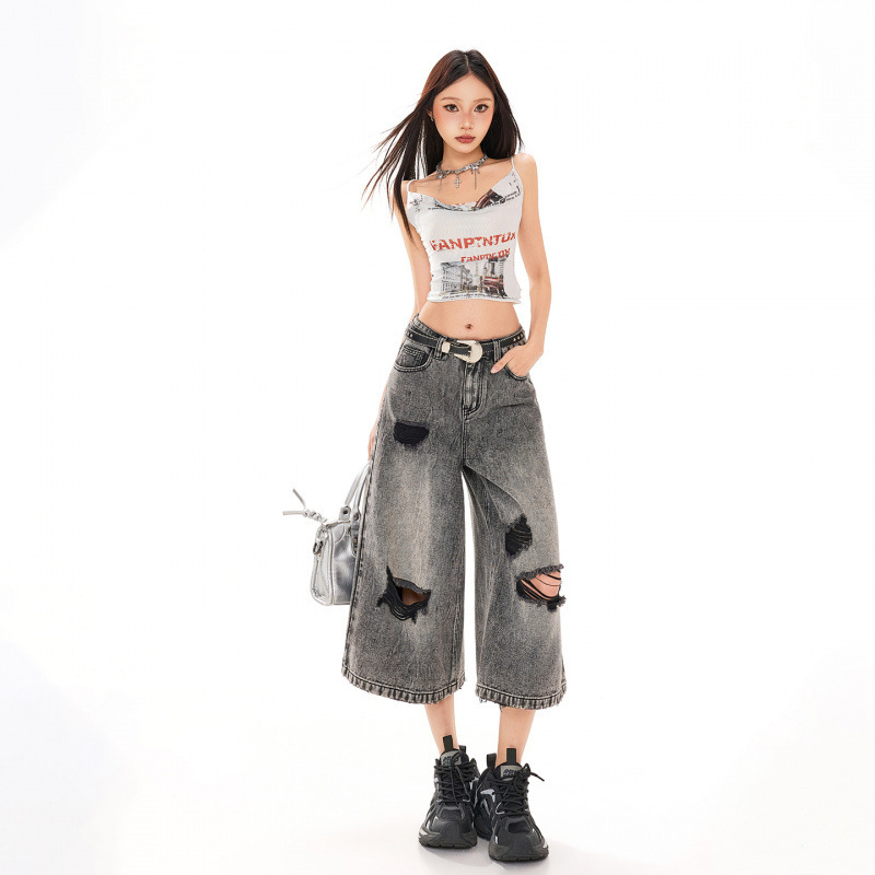 Summer Casual Design Ripped Jeans for Women, Fashionable and Versatile, Loose-Fitting Frayed Hem Cropped Pants for Women Summer Casual Design Ripped Jeans for Women, Fashionable and Versatile, Loose-Fitting Frayed Hem Cropped Pants for Women