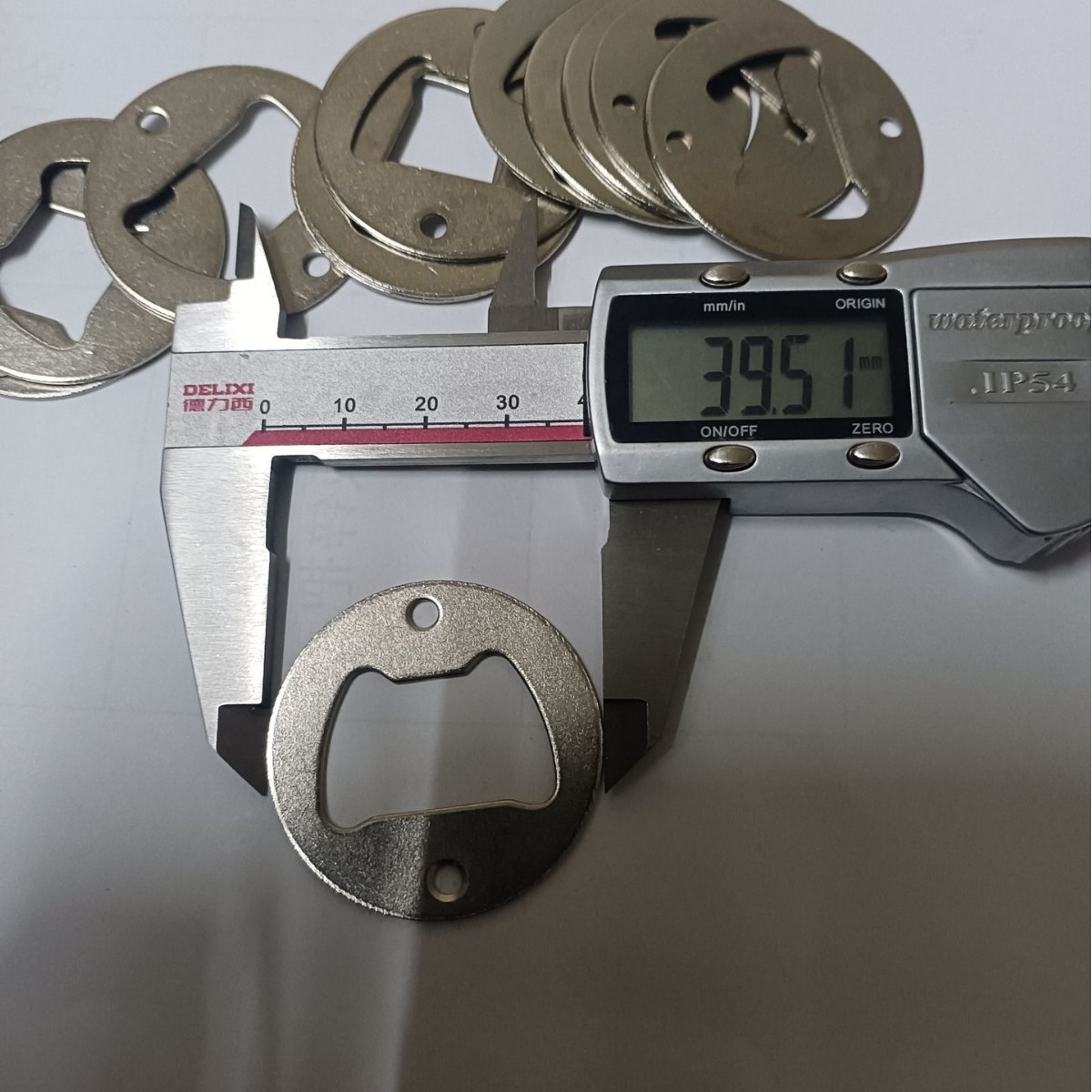 Factory Direct Sales Thickened Nickel-Plated Iron Sheet Bottle Opener Hardware Accessories Suitable for Handmade DIY Resin Wood Bottle Opener