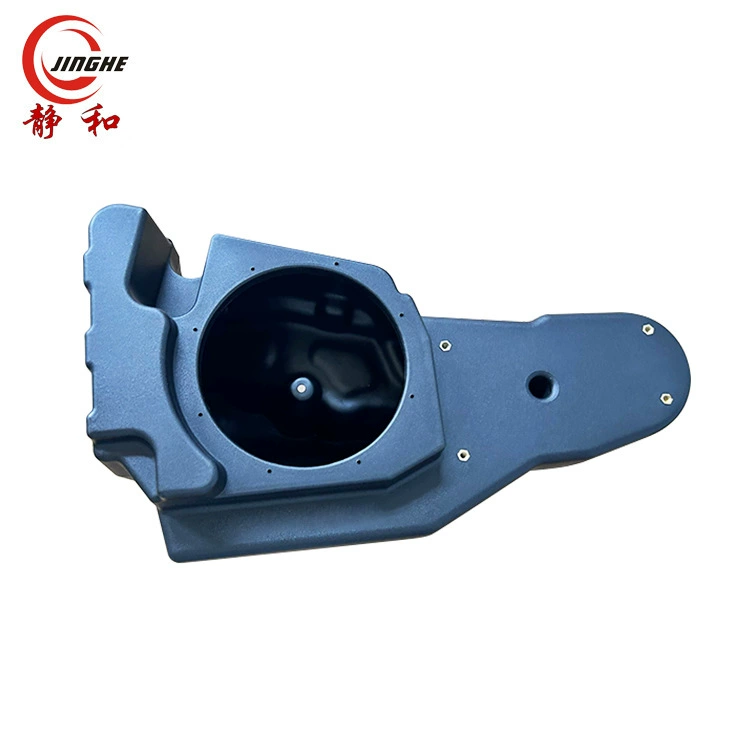 Производитель из Нинбо производит обработку корпусов автомобильных динамиков методом ротационного формования и обработку корпусов автомобильной аудиосистемы.