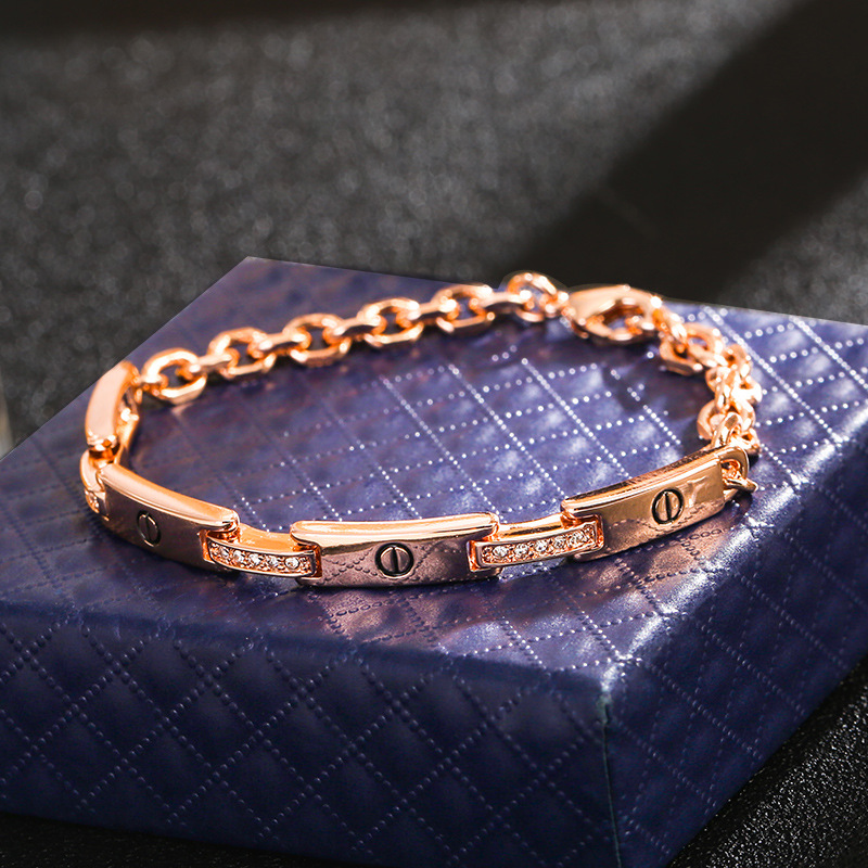 ŷ��ʱ��С�ڸ߼��и��԰ٴ�����Ů�羳��������ѷ����ͨ��Դ