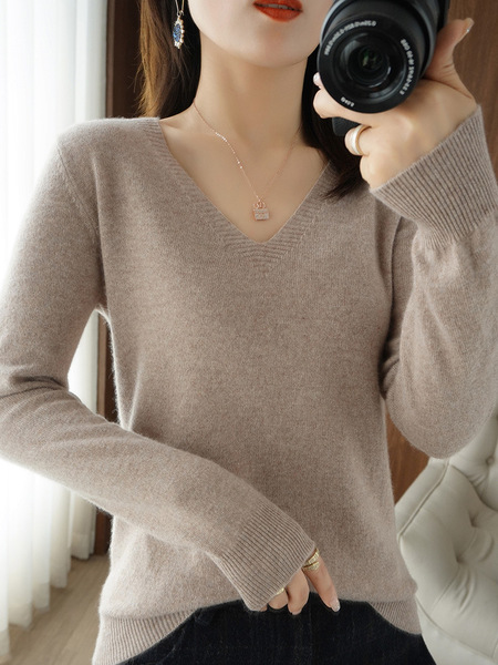 knitted demi-season base body-friendly sweater