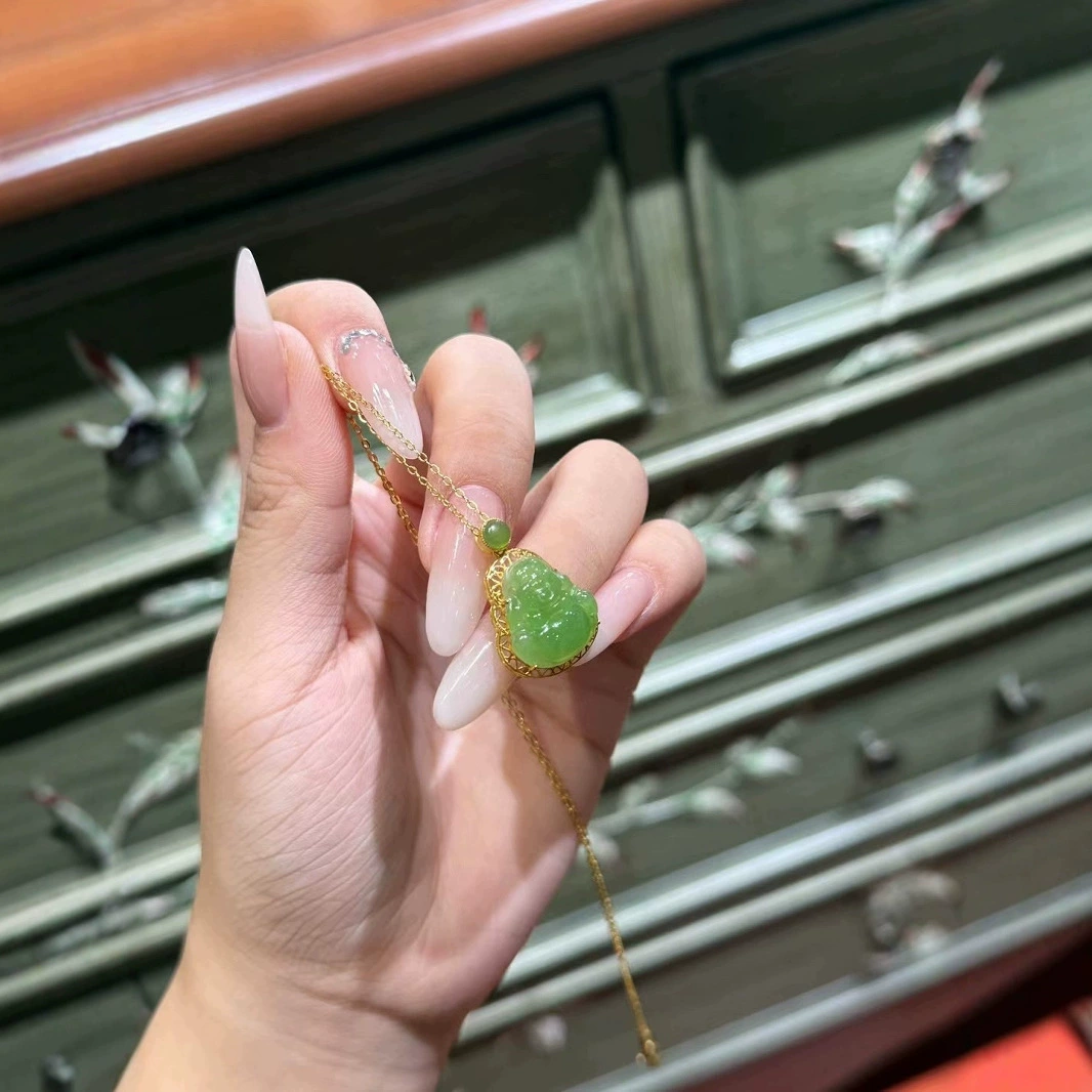 Jinyutang Синьцзян Hetian Jade посылает серебряную цепочку яшма 18k тяжелая золотая инкрустация яблочного зеленого Будды высокого качества