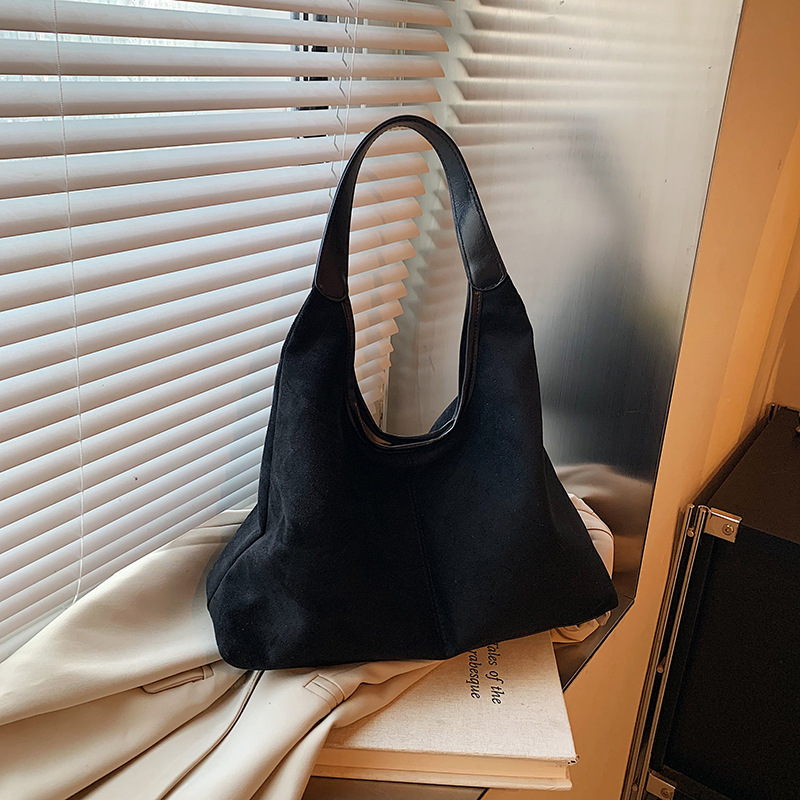 Popular bolso tote de gran capacidad mate para mujer 2024 otoño e invierno nuevo bolso de hombro simple de cercanías bolso tote de moda