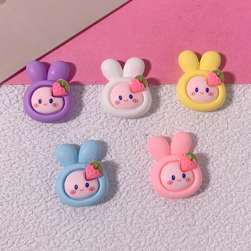 Ventas calientes de dibujos animados de fresa piezas de resina diy crema pegamento caja de teléfono móvil accesorios para el cabello clip de cabello botones de zapatos materiales hechos a mano