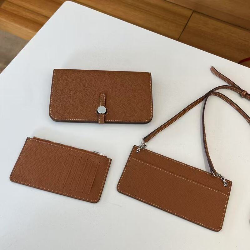 First-Layer Cowhide Passport Bag Wallet Women's Genuine Leather Mobile Phone Bag Multi-Purpose Shoulder Crossbody Bag Large Capacity Clutch Bag Card Holder