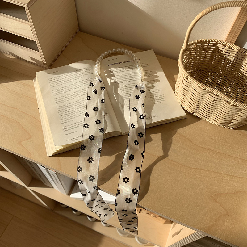 Flor de seis pétalos beige