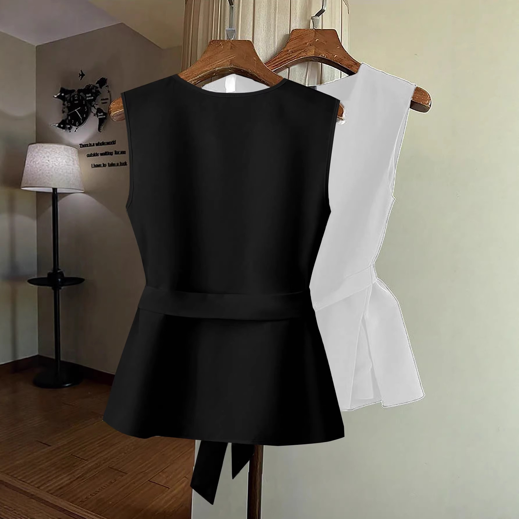 Women's Clothing Solid Color Notched V Neck Sleeveless Shirt New Style Top In Stock_ecoleips.com